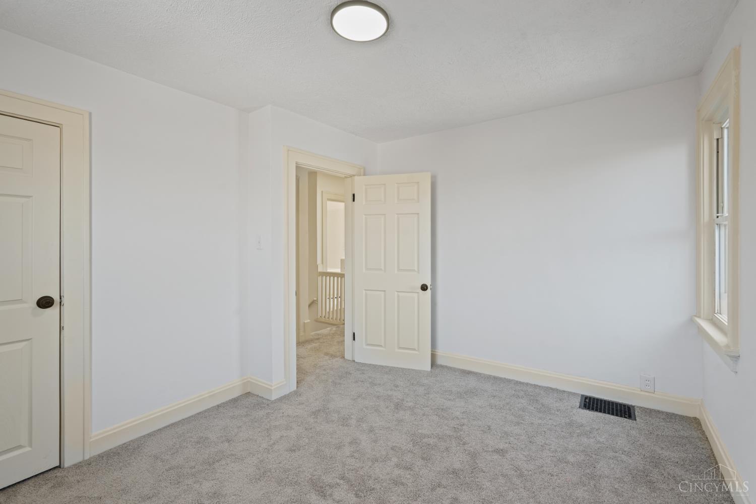 2217 Crane Avenue Property Photo 7