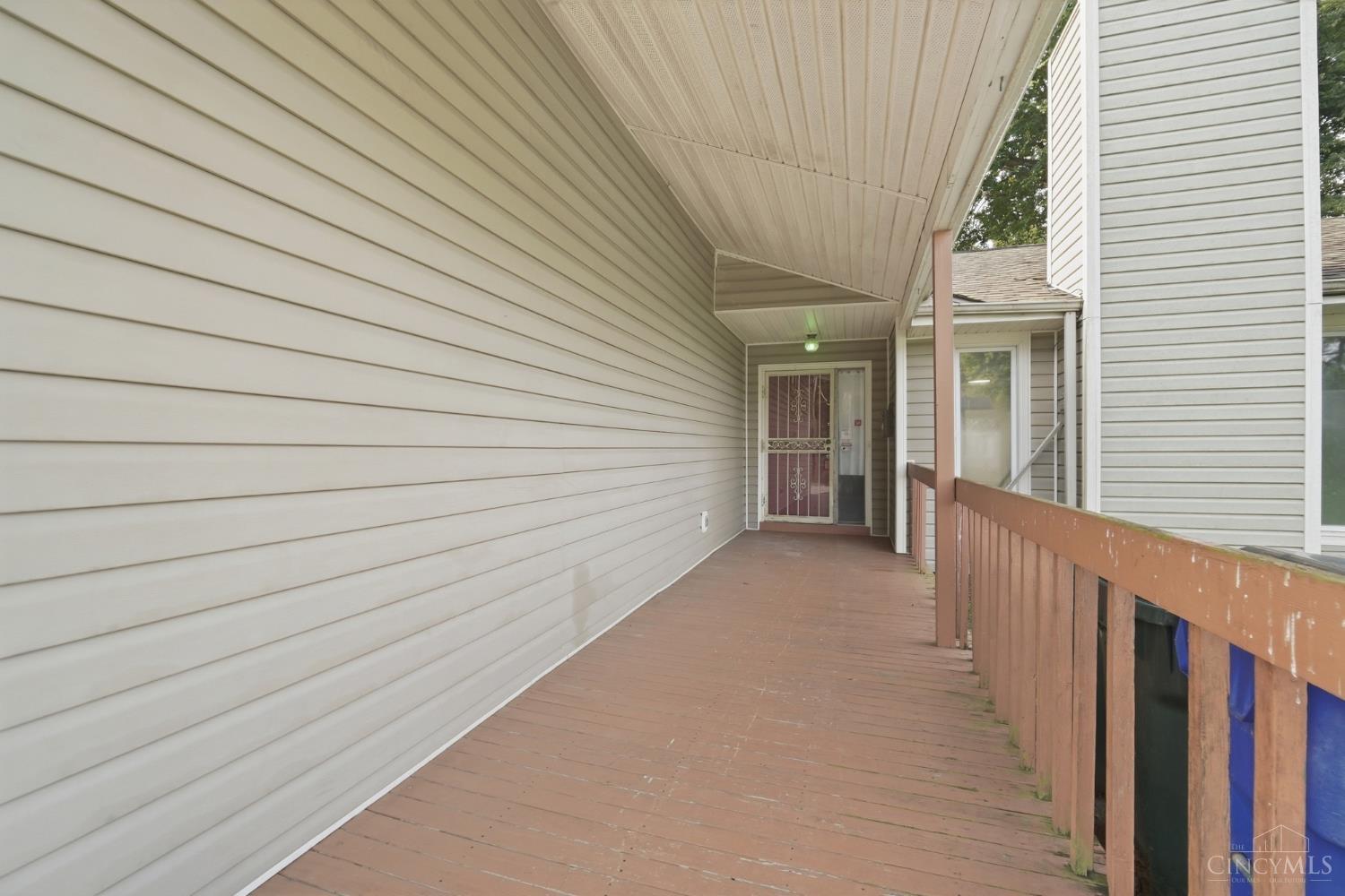 985 St Clair Avenue Property Photo 3