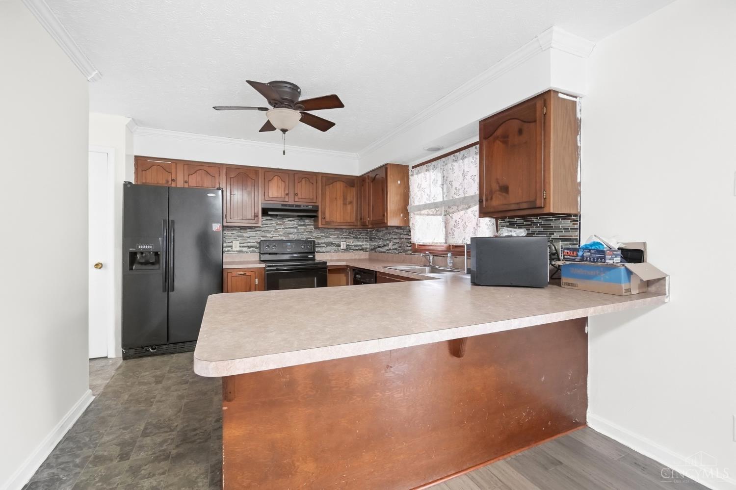 985 St Clair Avenue Property Photo 14