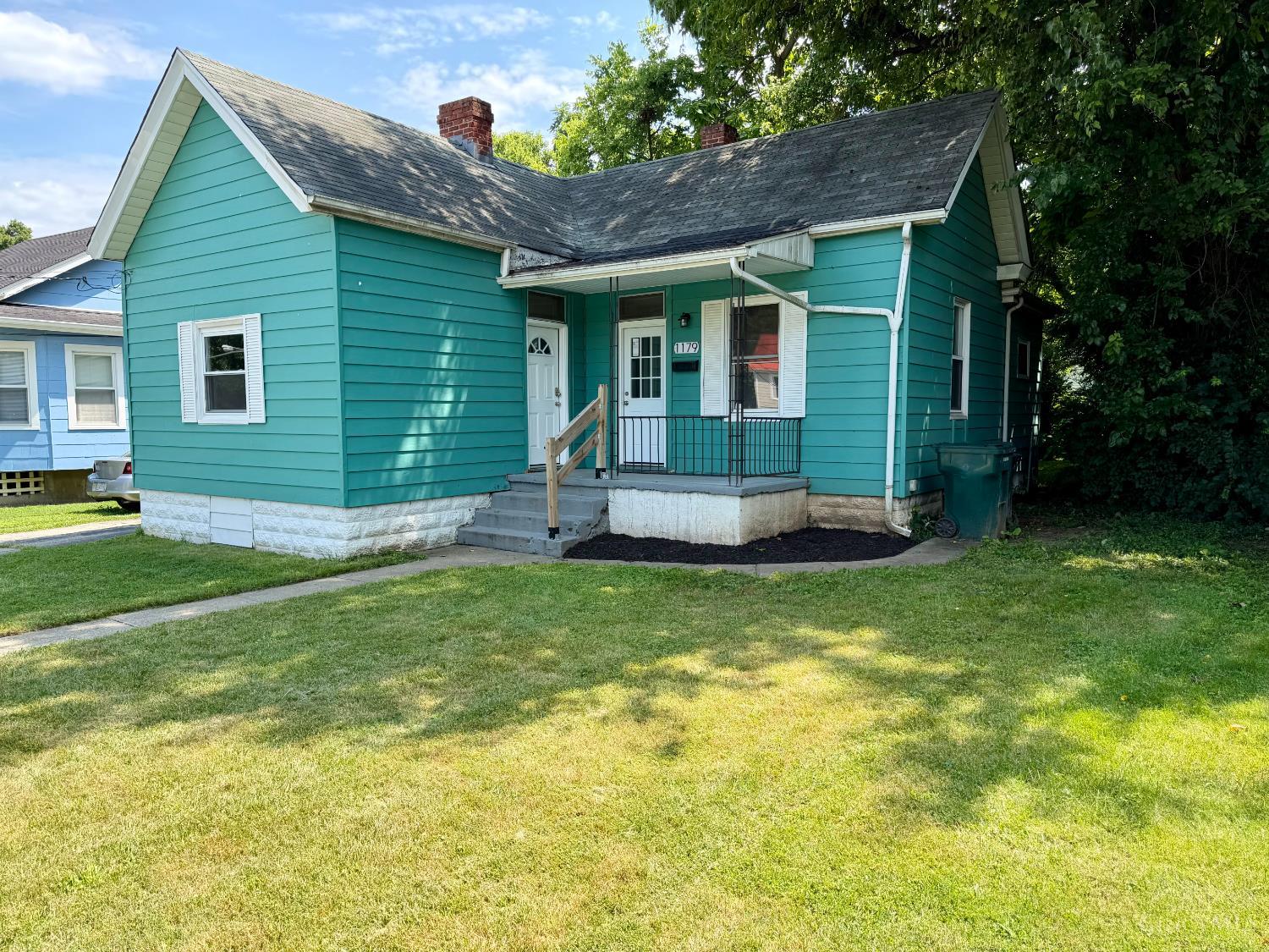 1179 Atwood Avenue Property Photo 2