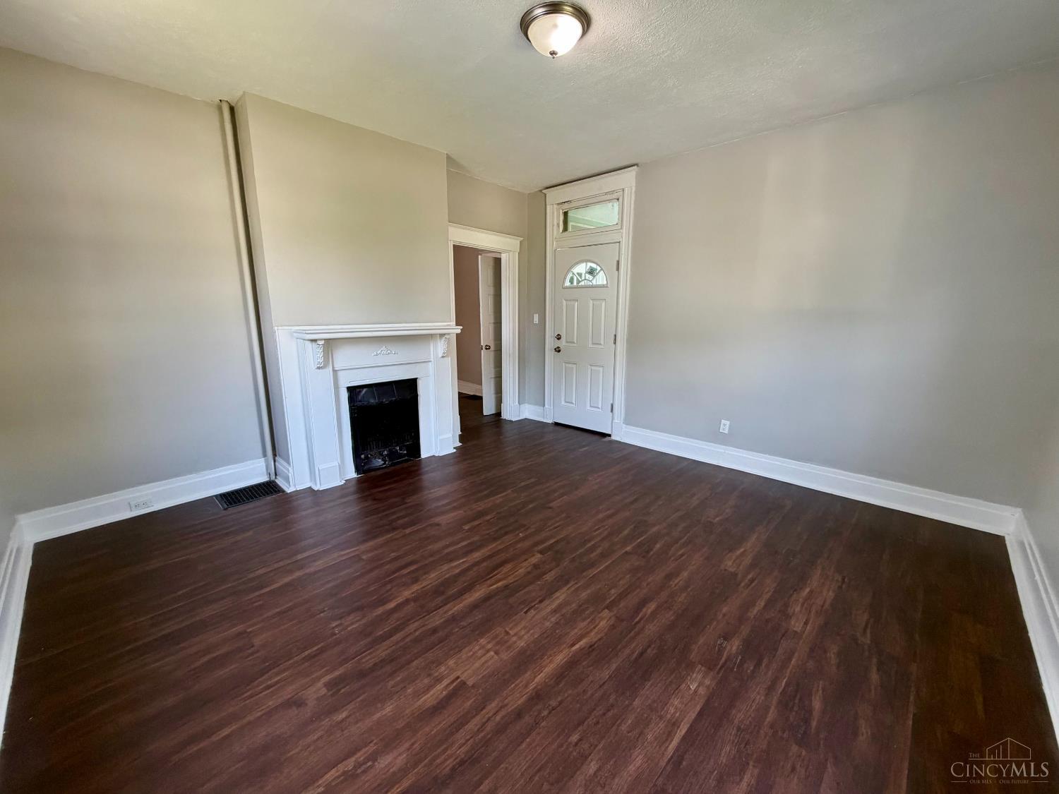 1179 Atwood Avenue Property Photo 4
