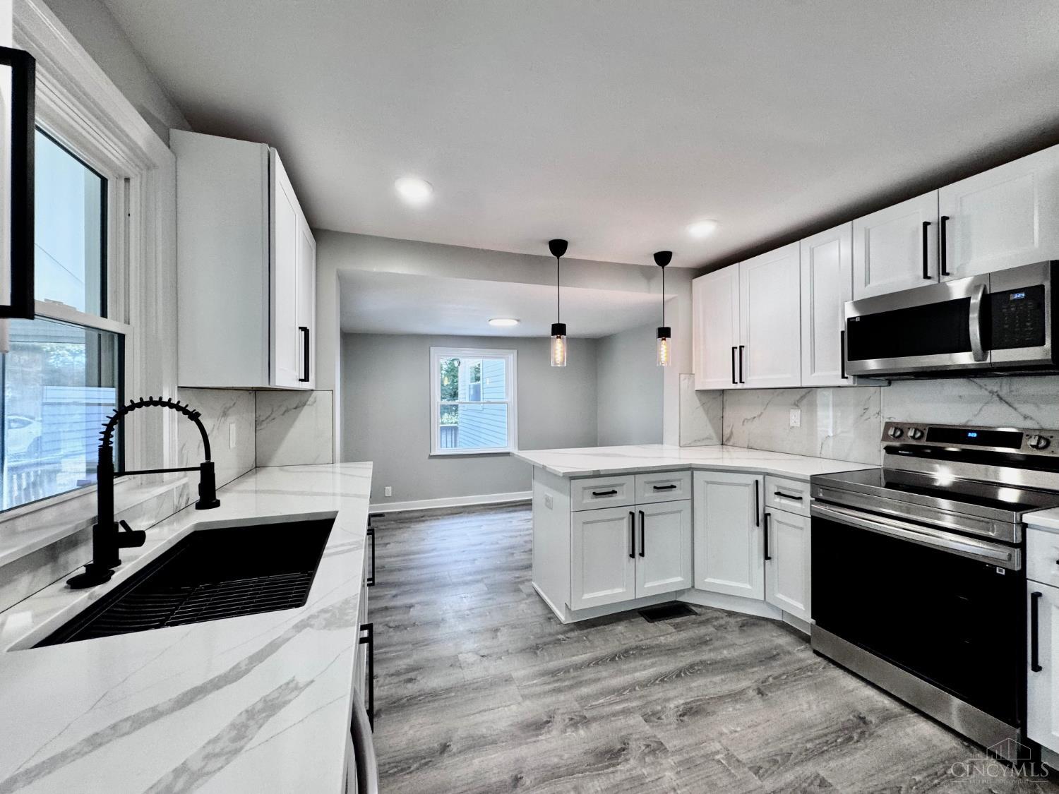 4213 Webster Avenue Property Photo 3