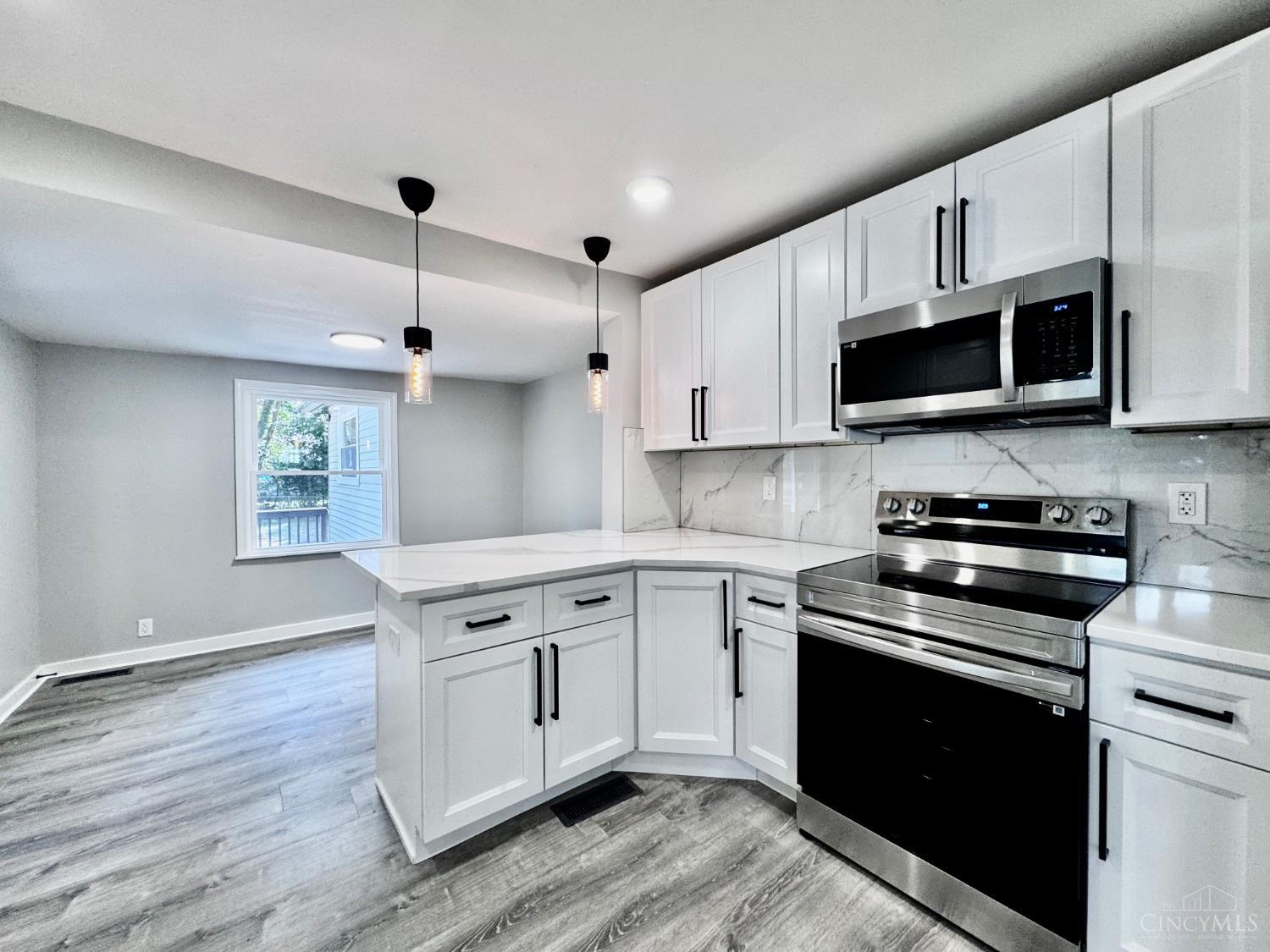 4213 Webster Avenue Property Photo 4