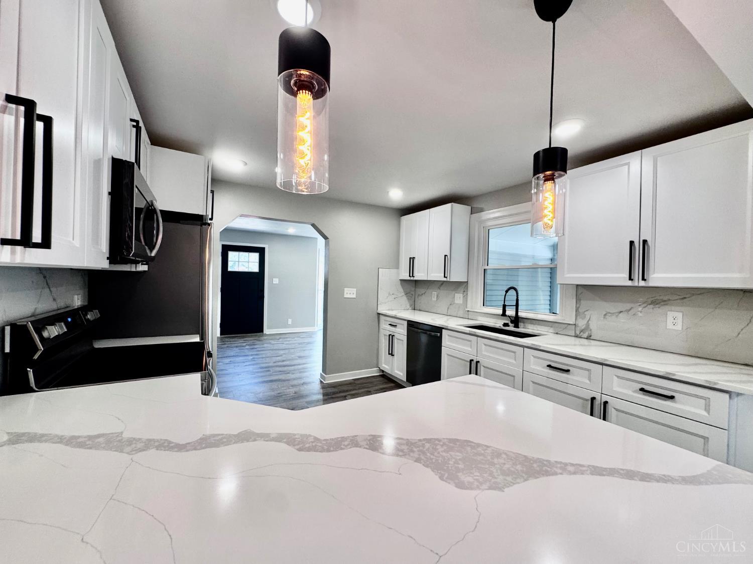 4213 Webster Avenue Property Photo 8
