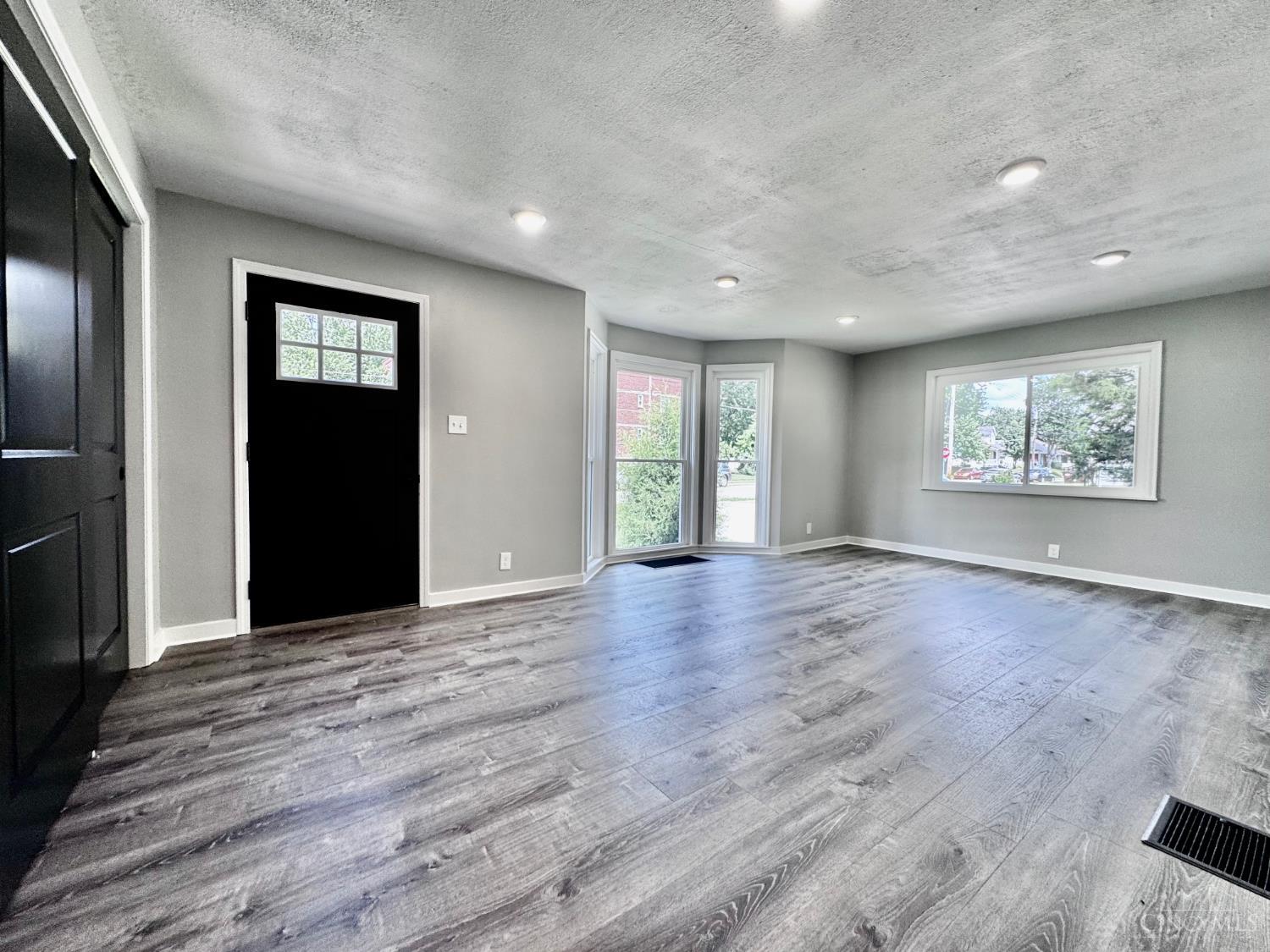 4213 Webster Avenue Property Photo 20