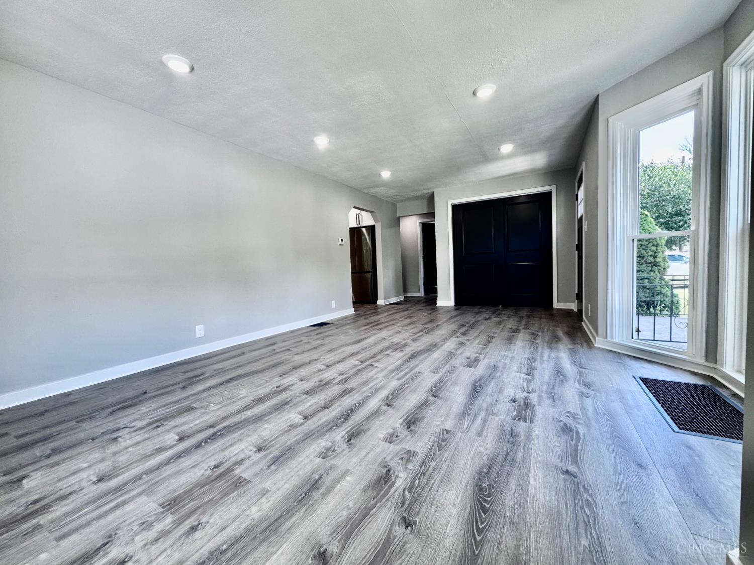 4213 Webster Avenue Property Photo 21