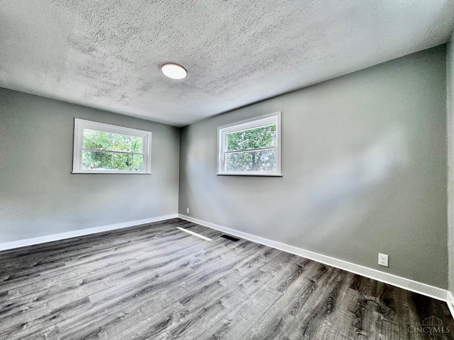 4213 Webster Avenue Property Photo 24