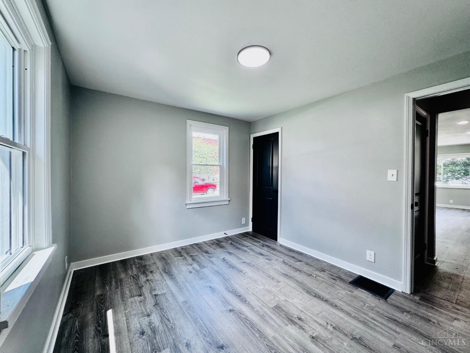 4213 Webster Avenue Property Photo 31