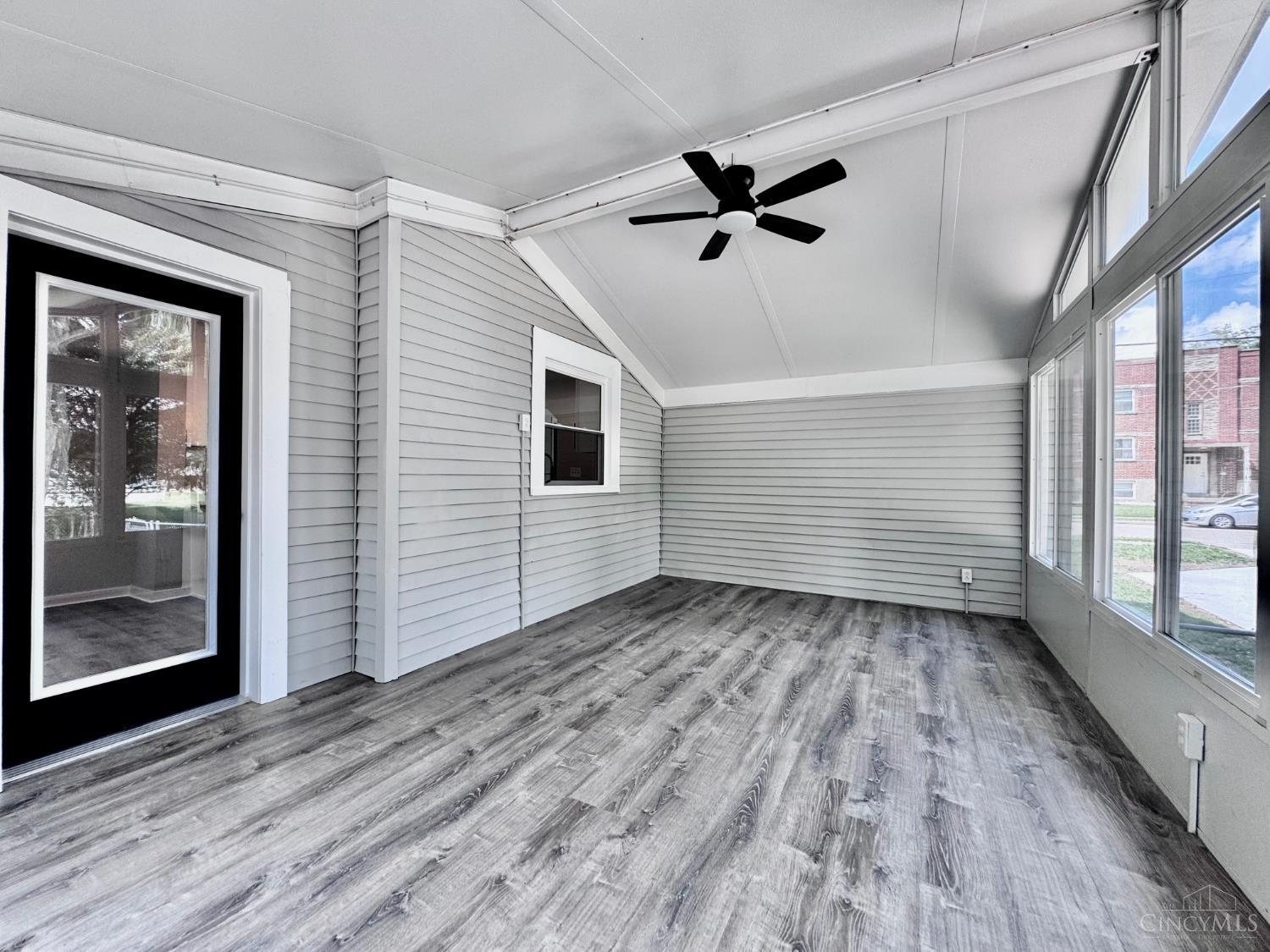 4213 Webster Avenue Property Photo 38