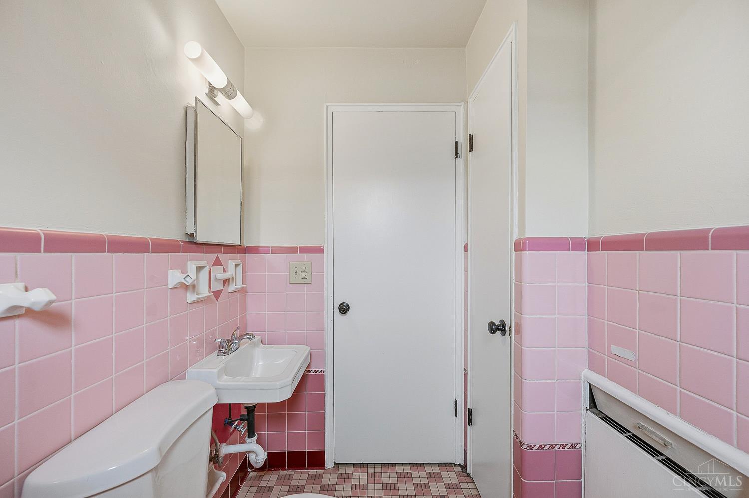 6428 Montgomery Road Property Photo 16