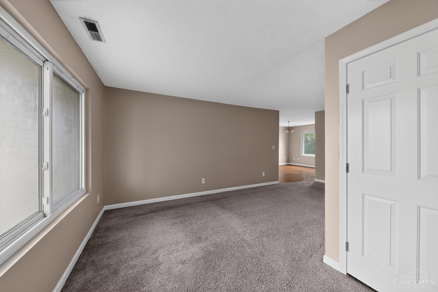 6431 Betts Avenue Property Photo 7