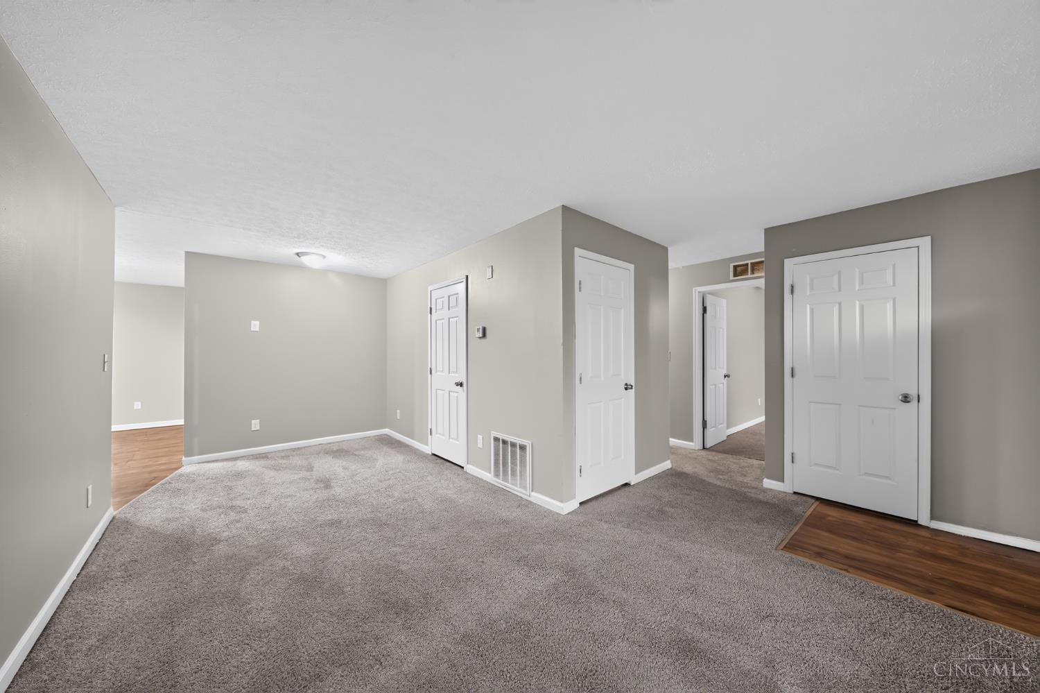 6431 Betts Avenue Property Photo 8