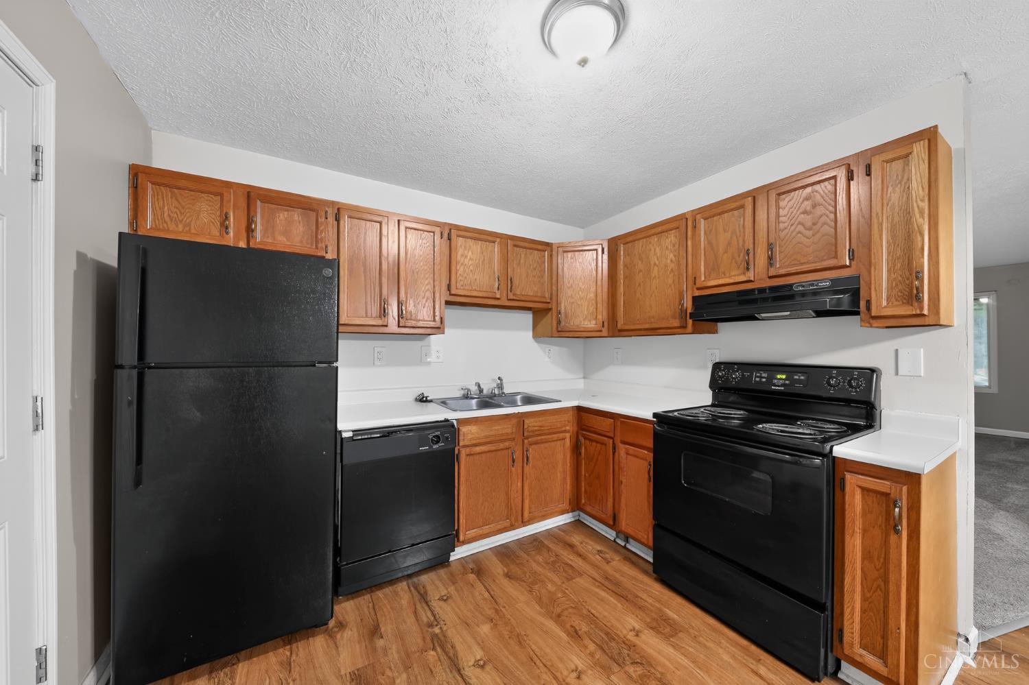 6431 Betts Avenue Property Photo 11