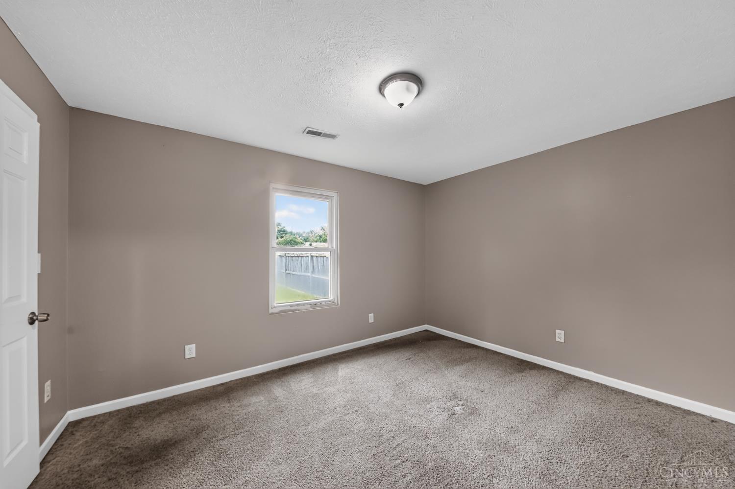 6431 Betts Avenue Property Photo 13