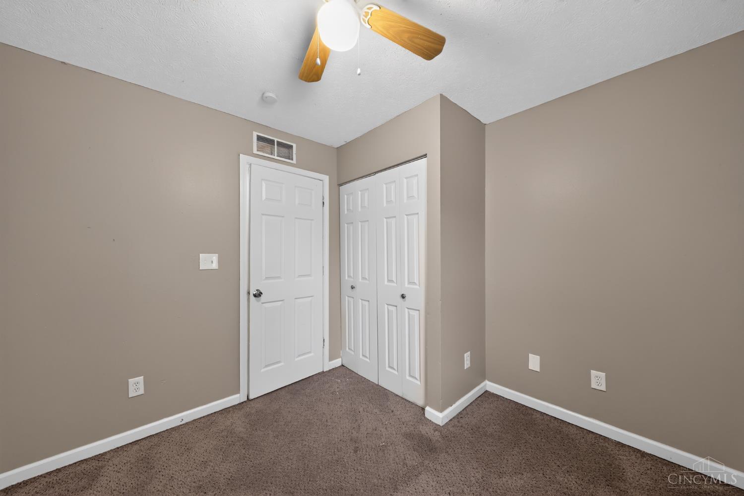 6431 Betts Avenue Property Photo 14