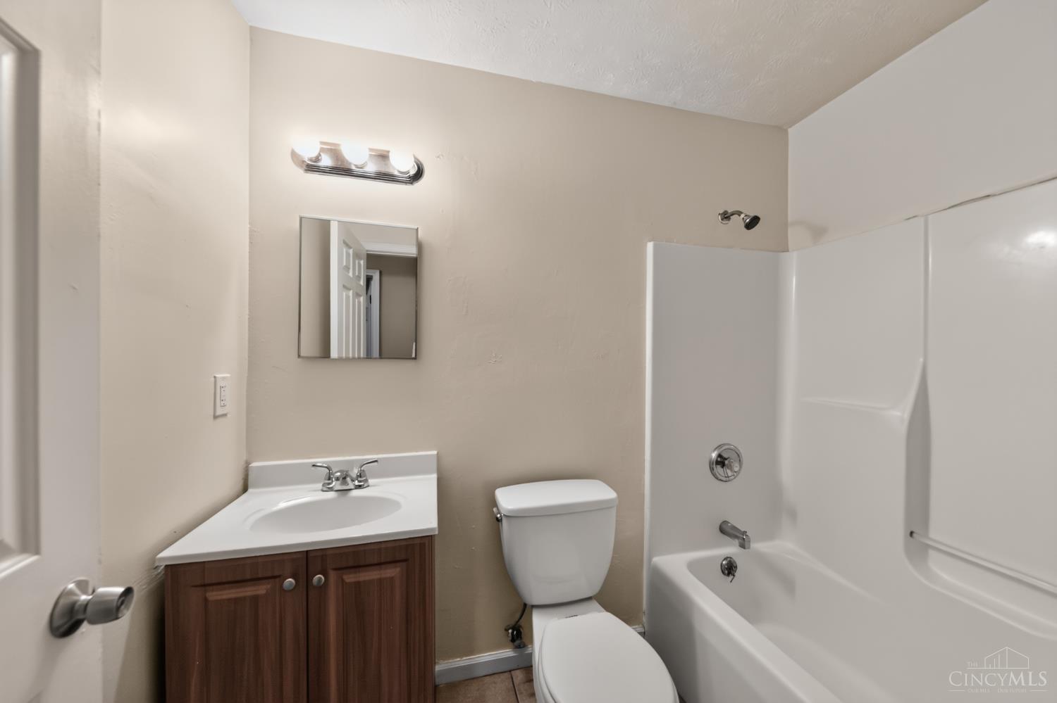 6431 Betts Avenue Property Photo 21