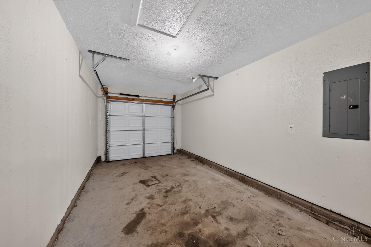 6431 Betts Avenue Property Photo 28