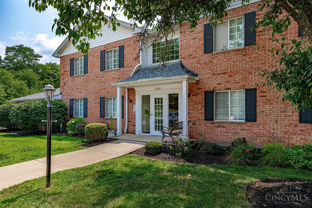 5352 Werk Road Property Photo 2