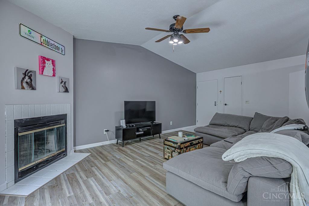 5352 Werk Road Property Photo 3