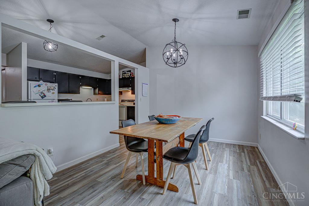 5352 Werk Road Property Photo 6