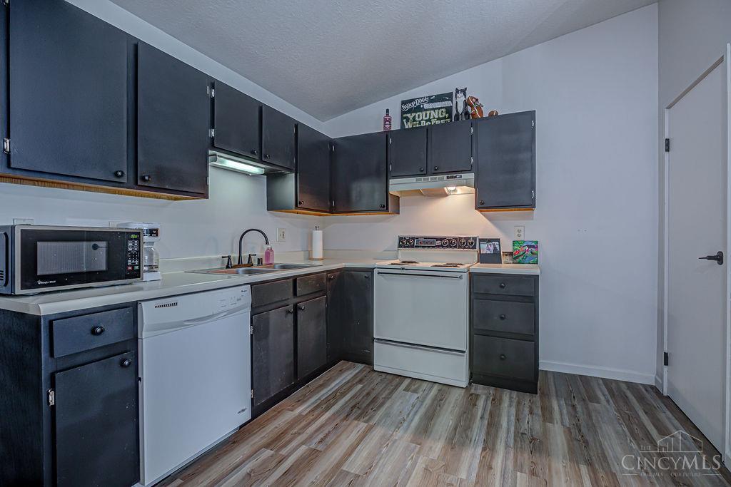 5352 Werk Road Property Photo 9