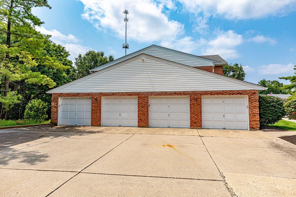5352 Werk Road Property Photo 24