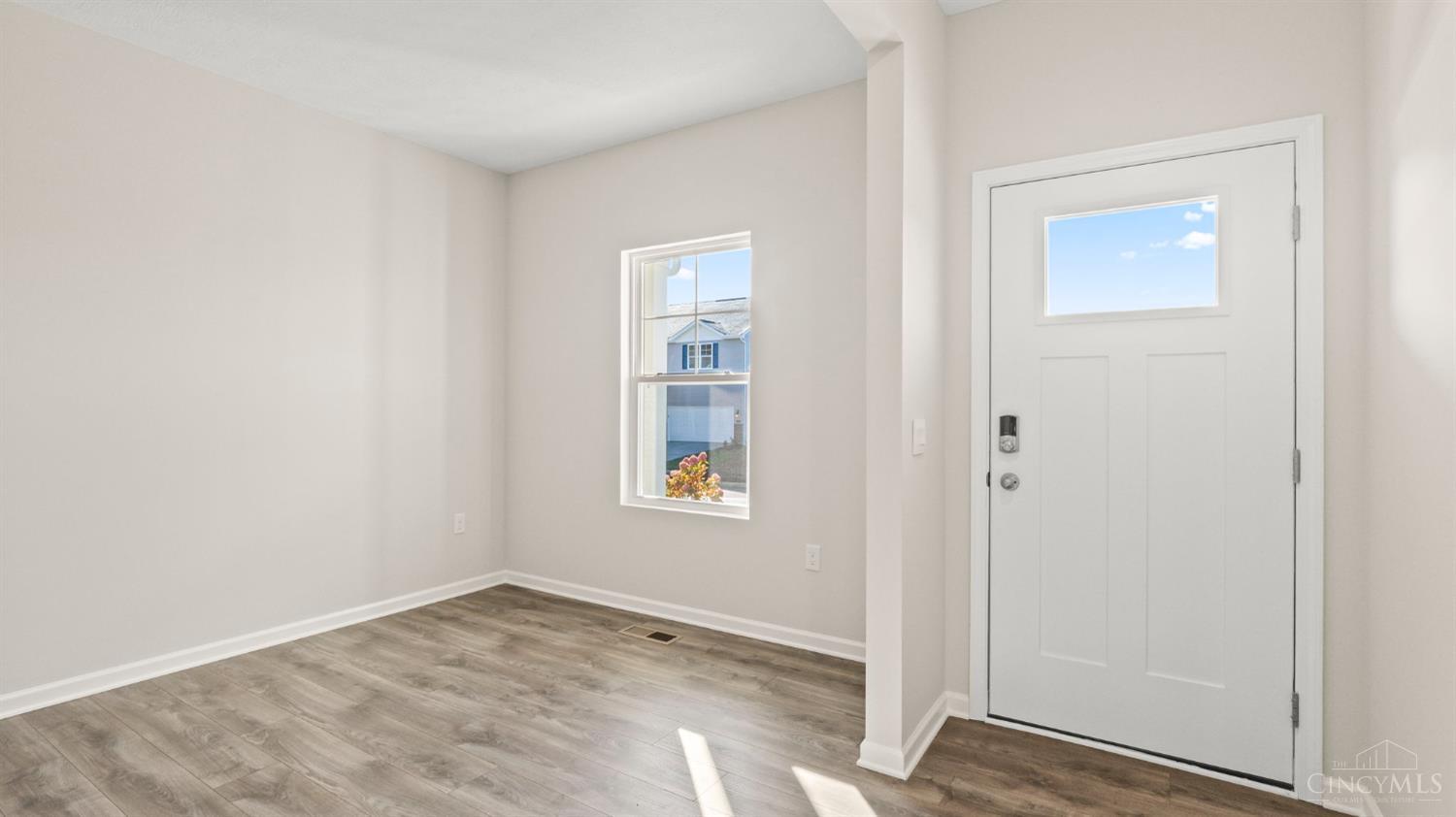 1888356 Property Photo 8