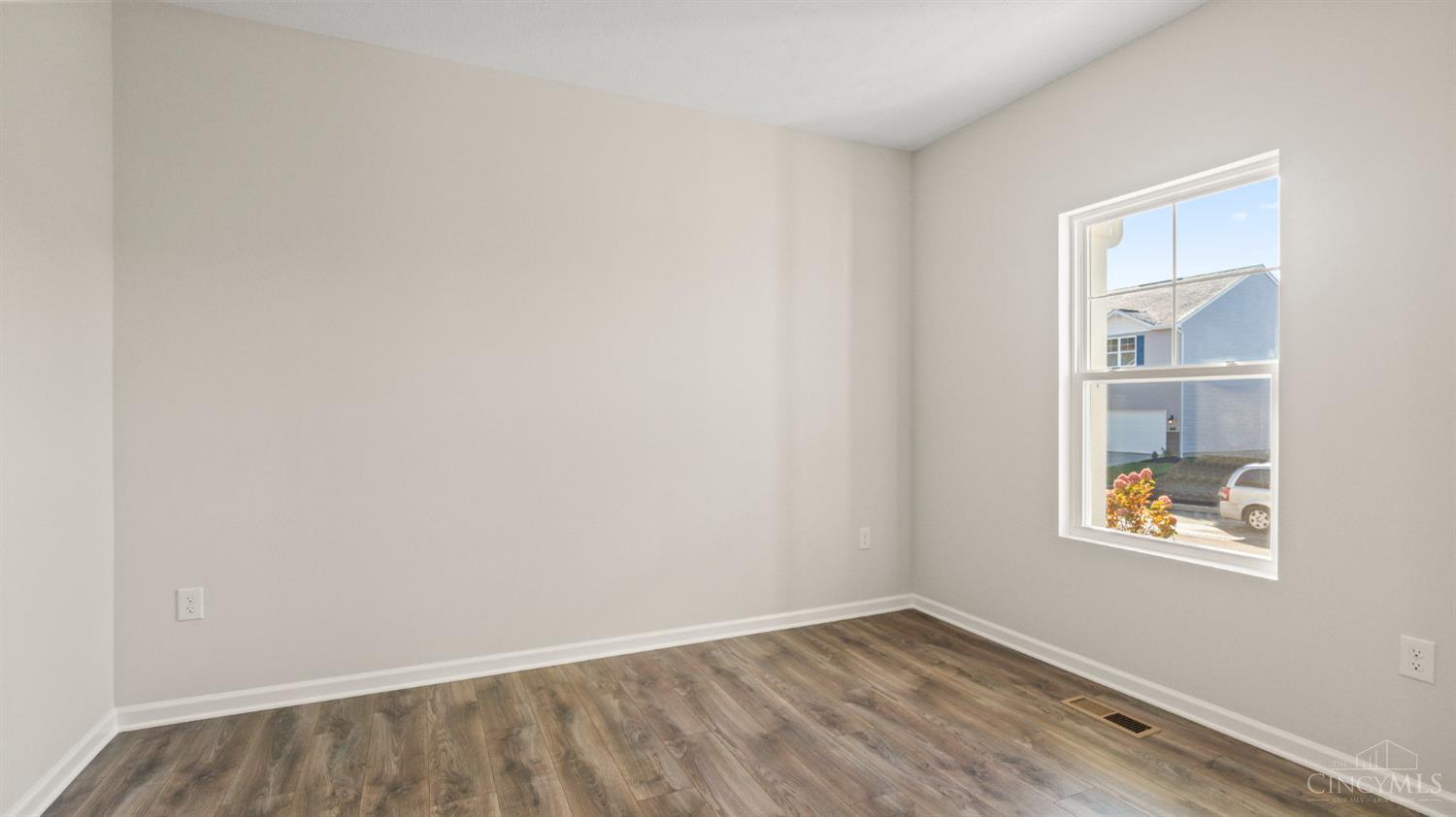 1888356 Property Photo 9