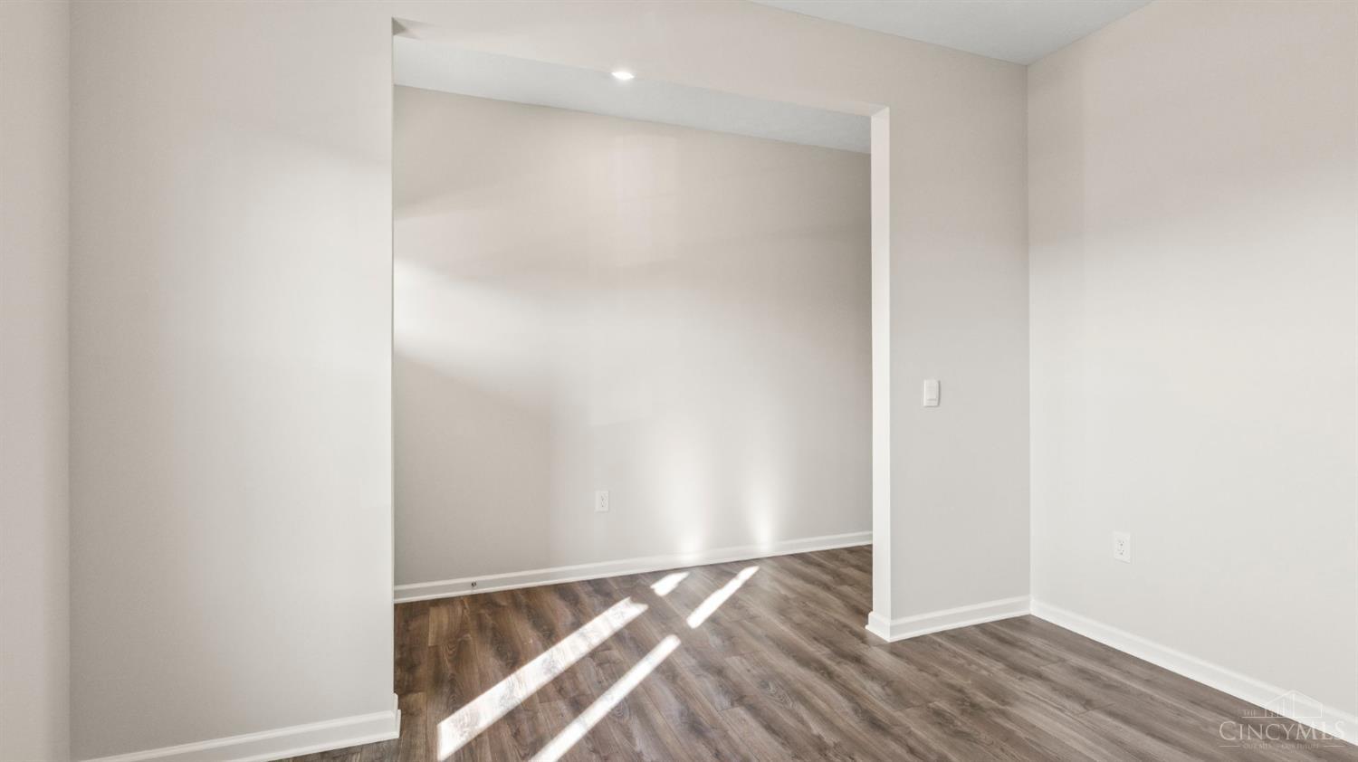 1888356 Property Photo 10
