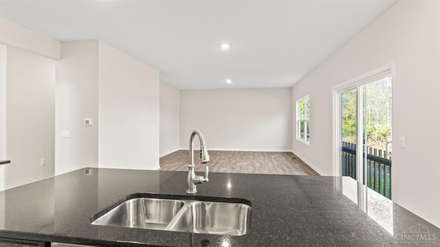 1888356 Property Photo 16