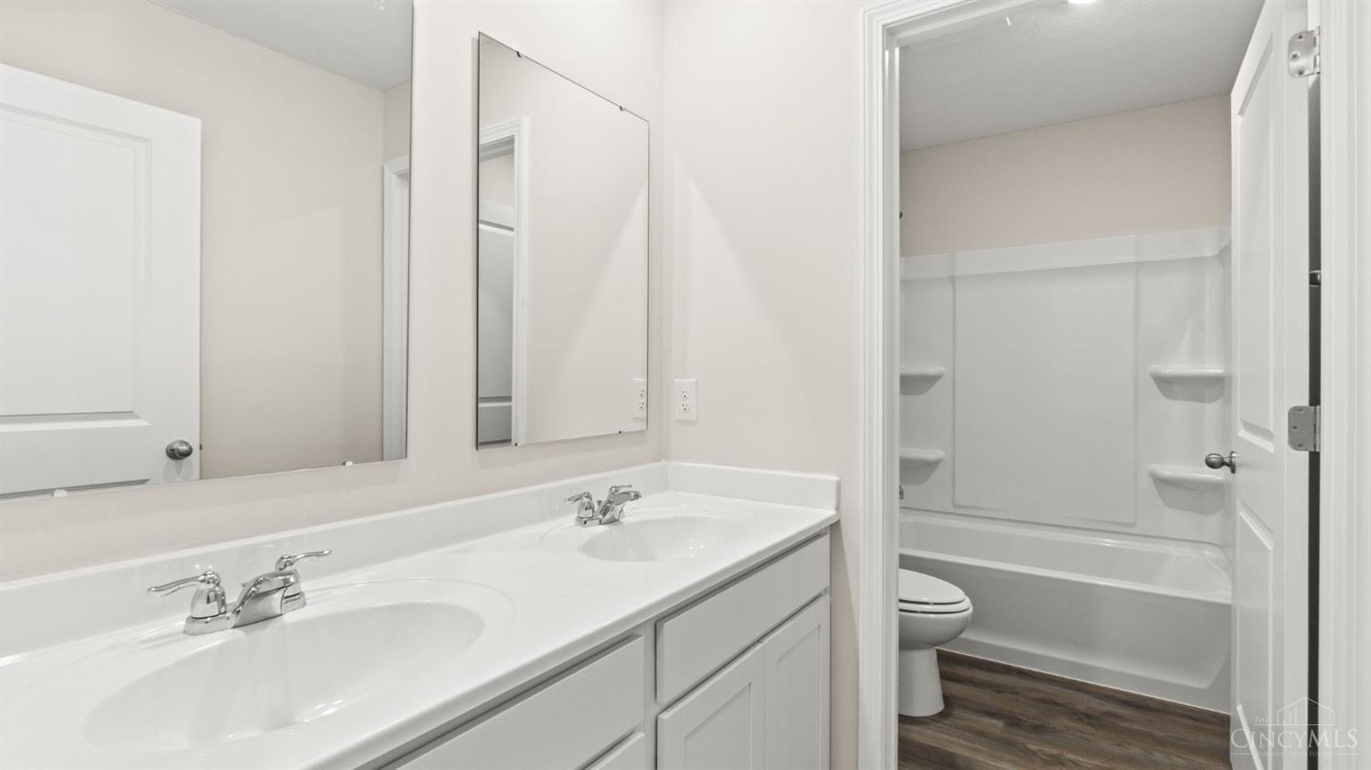 1888356 Property Photo 37