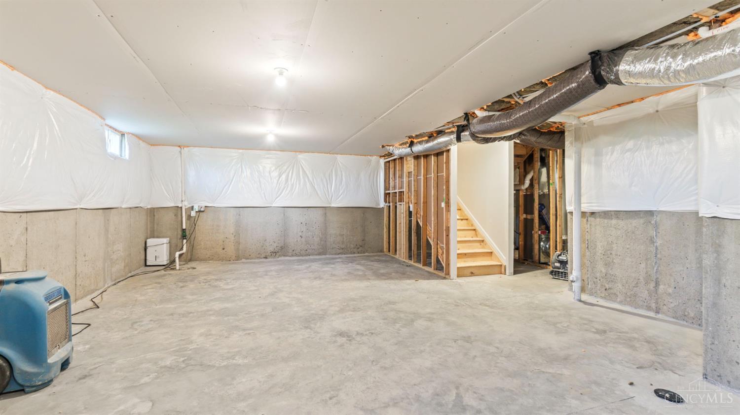 1888356 Property Photo 43