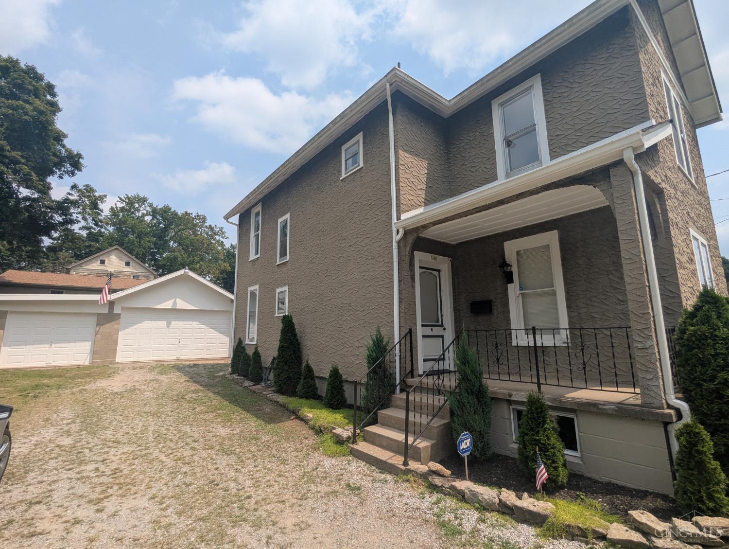 7160 River Road Property Photo 2