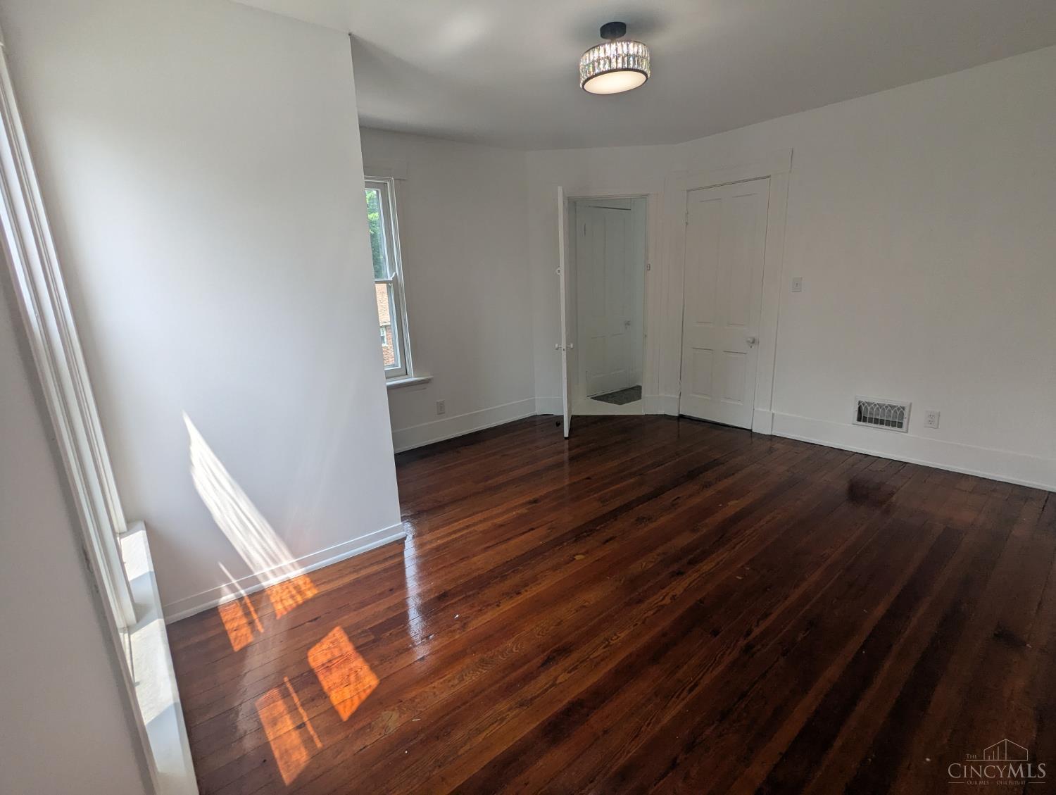 7160 River Road Property Photo 13