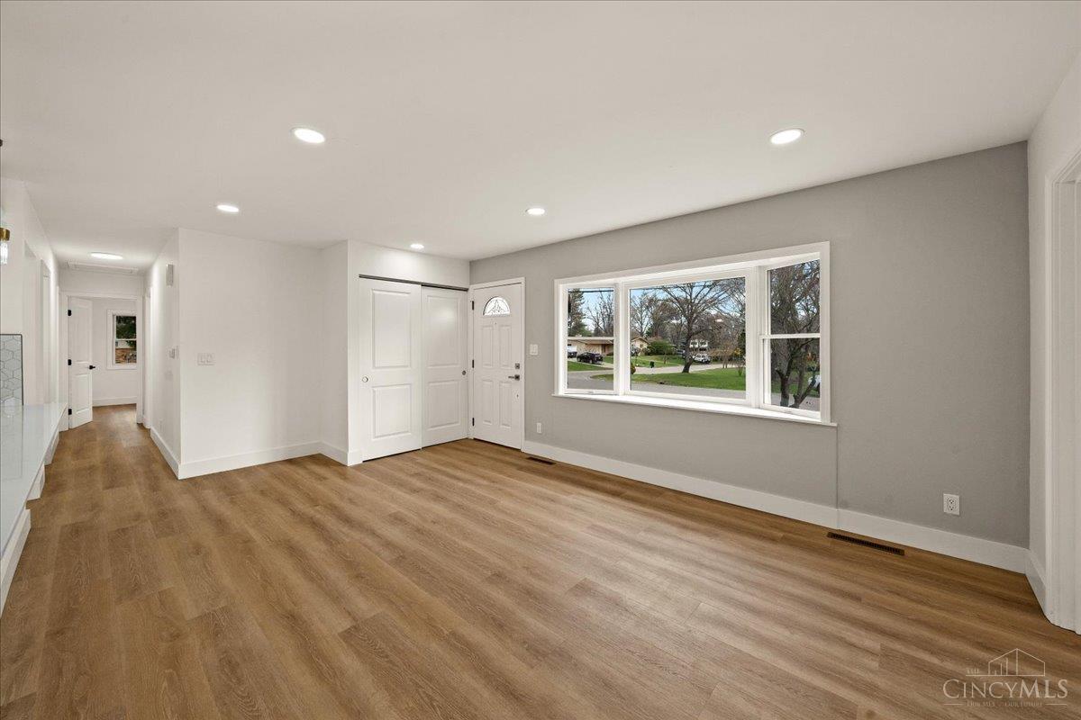 9197 Long Lane Property Photo 10