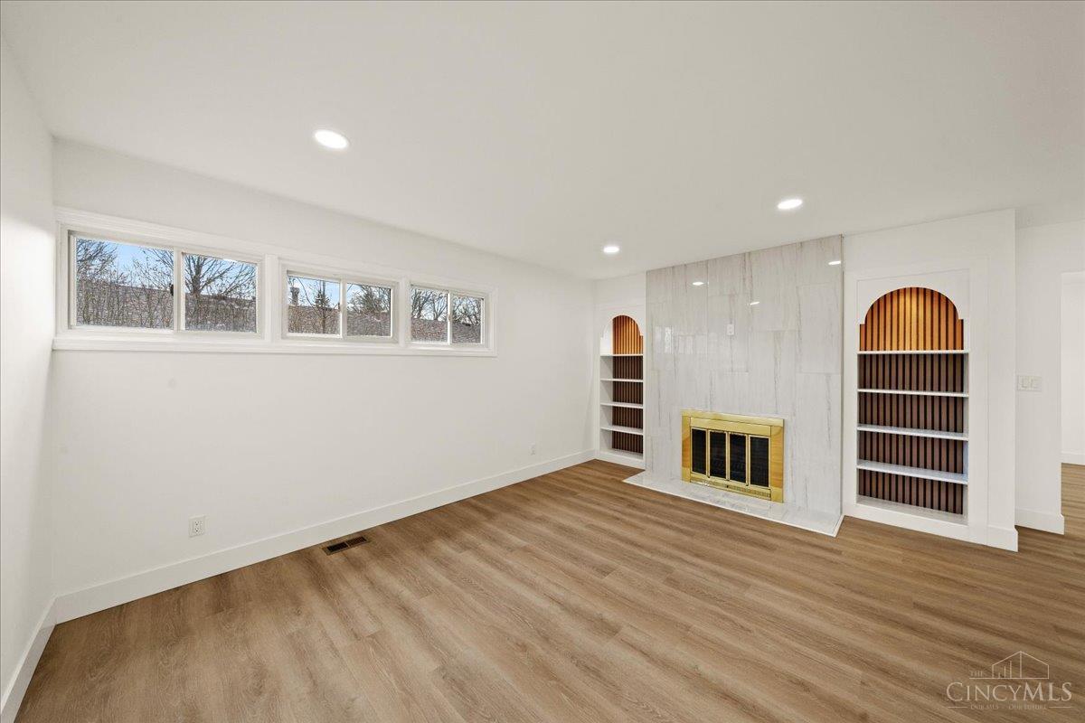 9197 Long Lane Property Photo 13