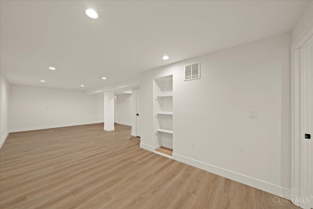 9197 Long Lane Property Photo 28