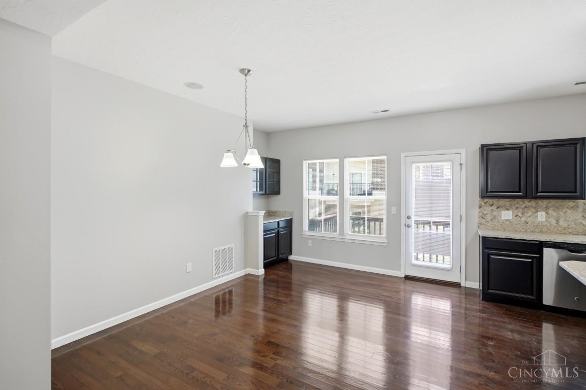9550 Cobblestone Walk Property Photo 13