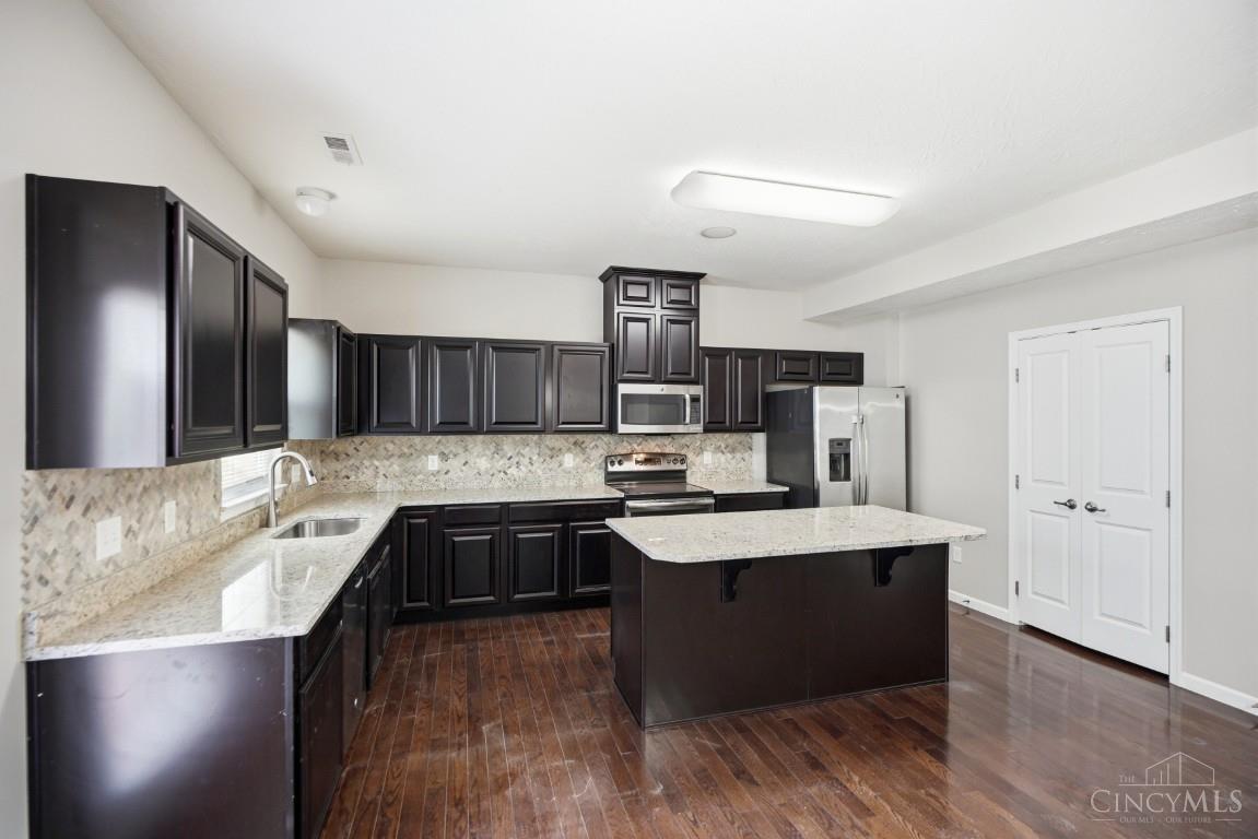 9550 Cobblestone Walk Property Photo 18