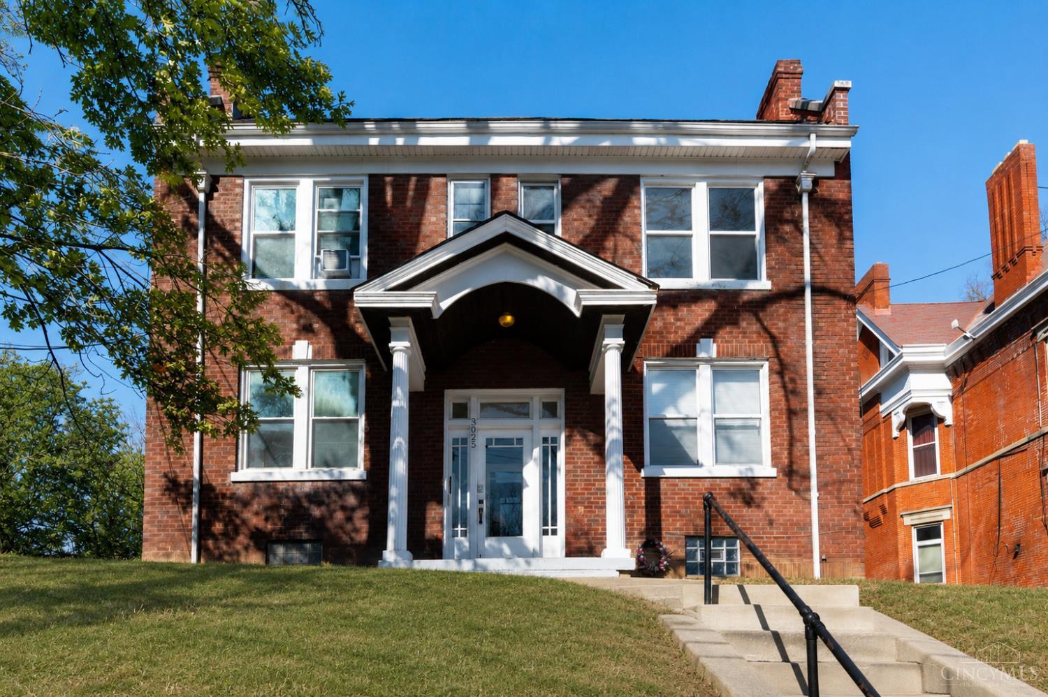 3025 Gilbert Avenue Property Photo 1
