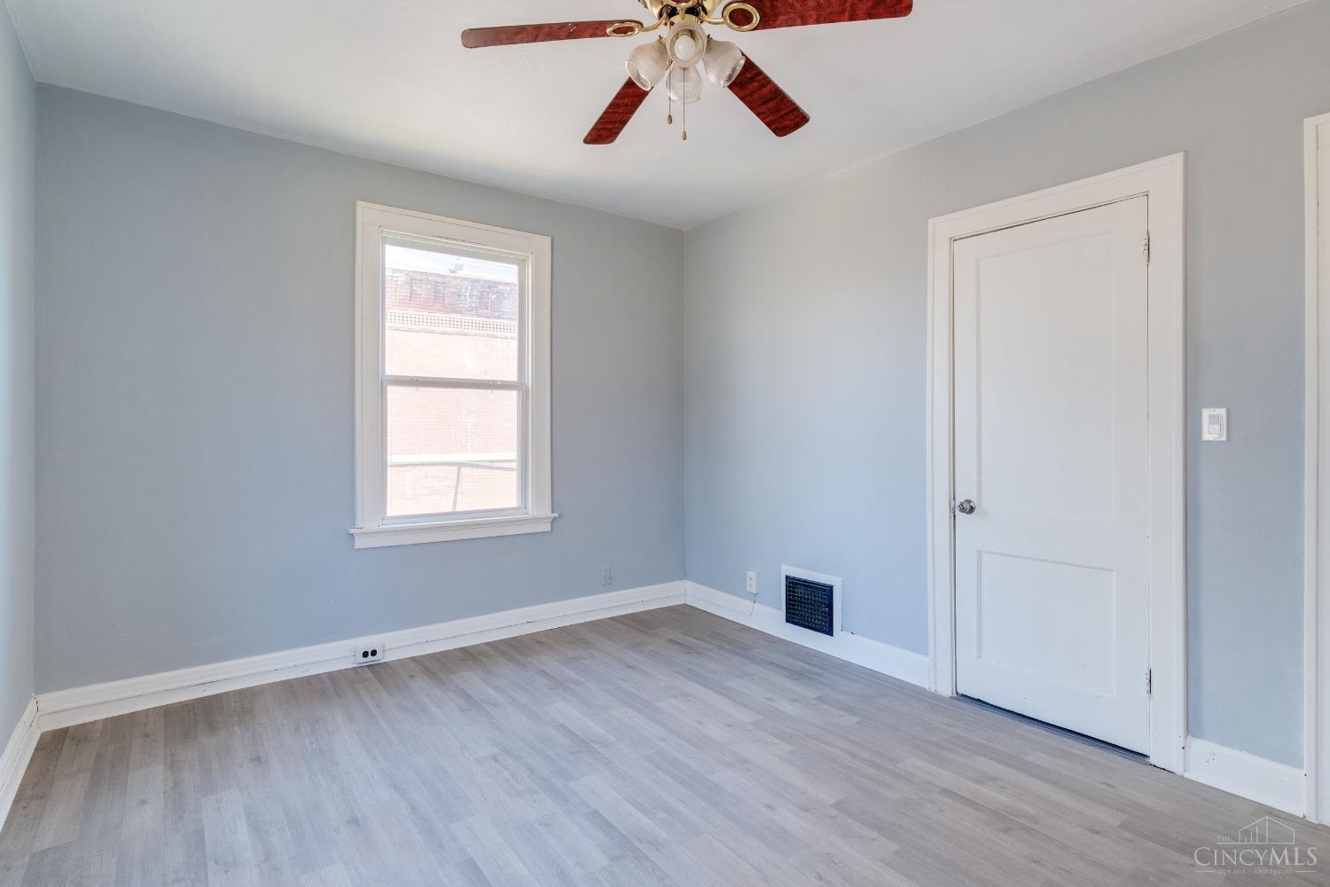 3025 Gilbert Avenue Property Photo 22