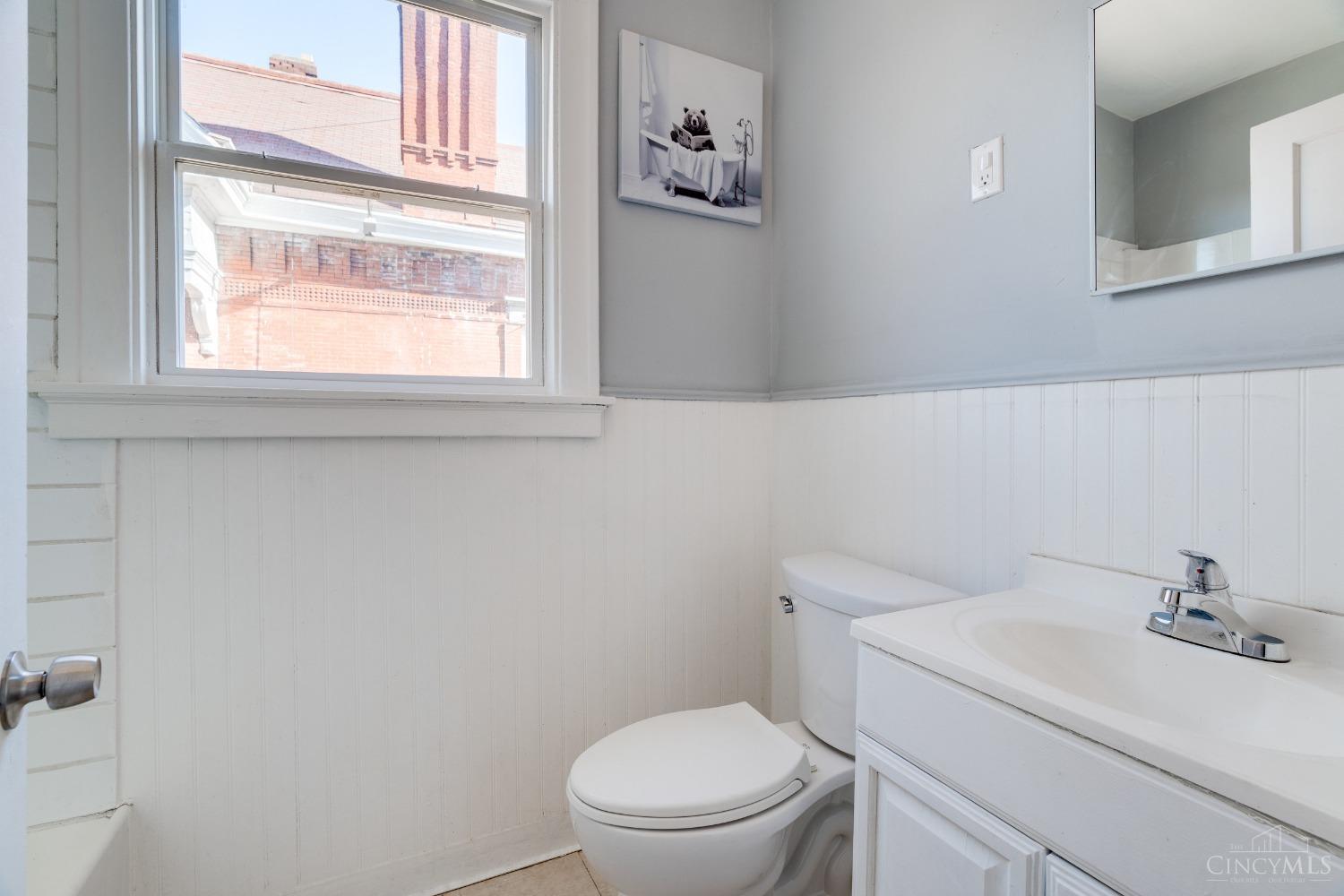 3025 Gilbert Avenue Property Photo 23