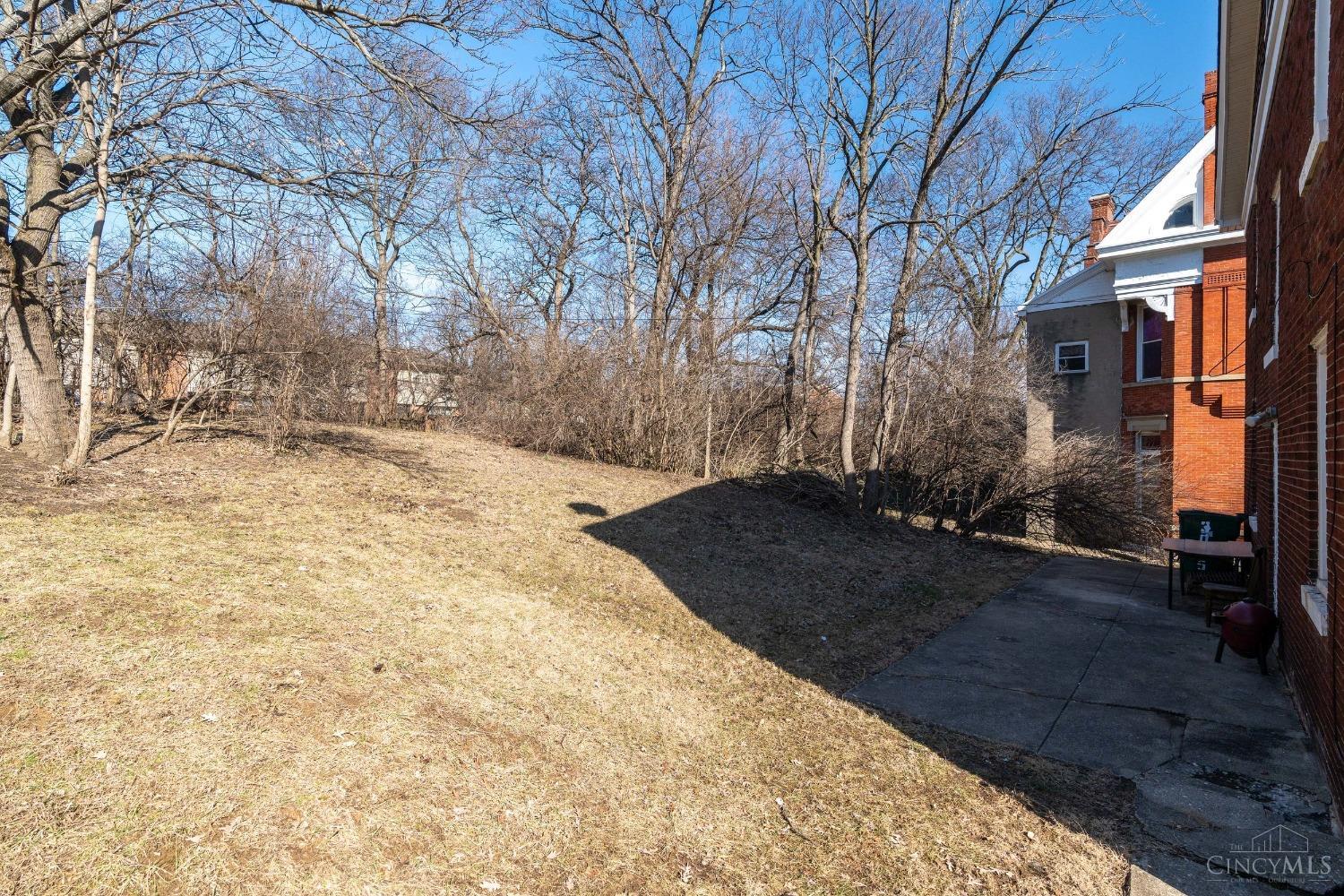 3025 Gilbert Avenue Property Photo 27
