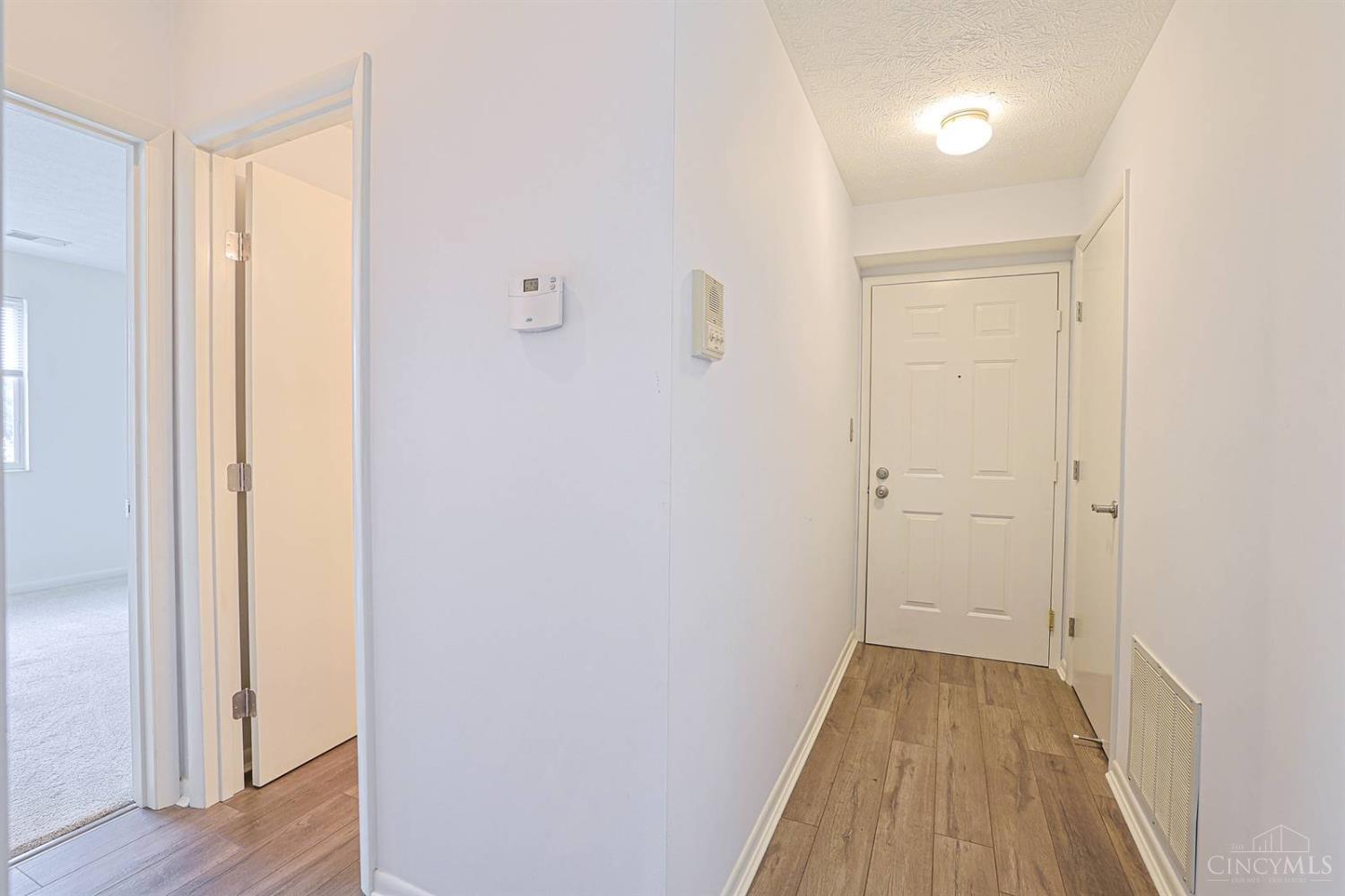 979 Cedar Ridge Drive Property Photo 4