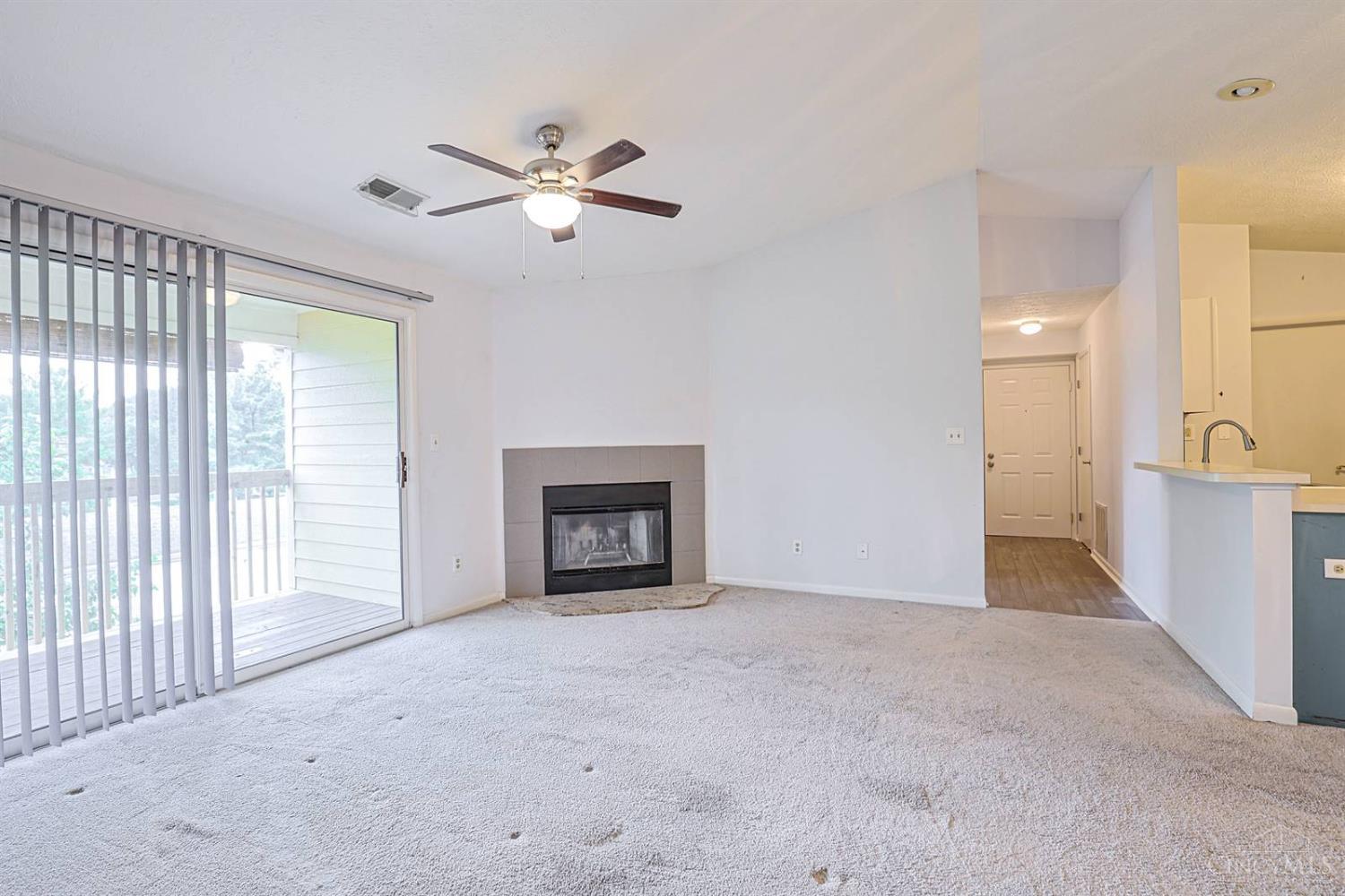 979 Cedar Ridge Drive Property Photo 7