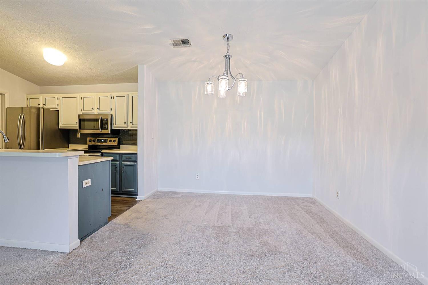 979 Cedar Ridge Drive Property Photo 9
