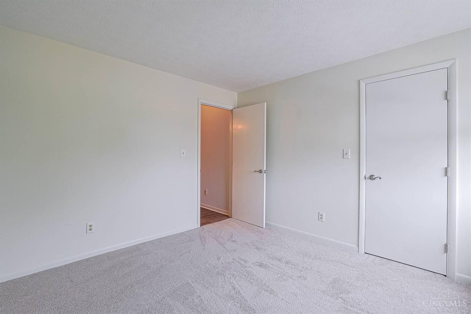 979 Cedar Ridge Drive Property Photo 21