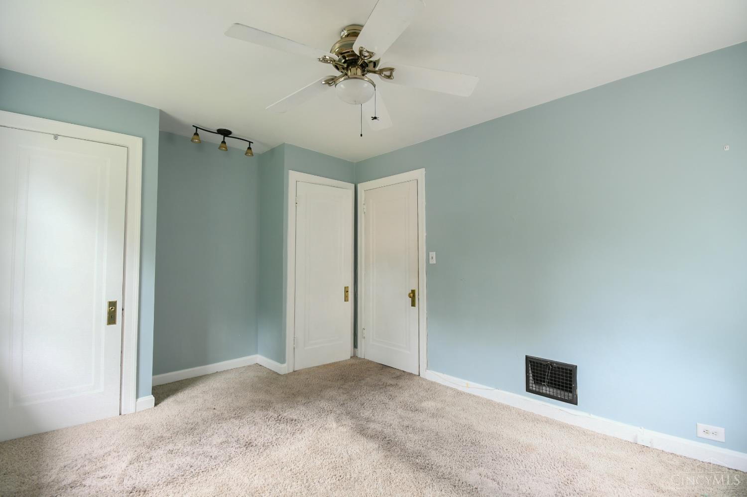 84 Hereford Street Property Photo 29