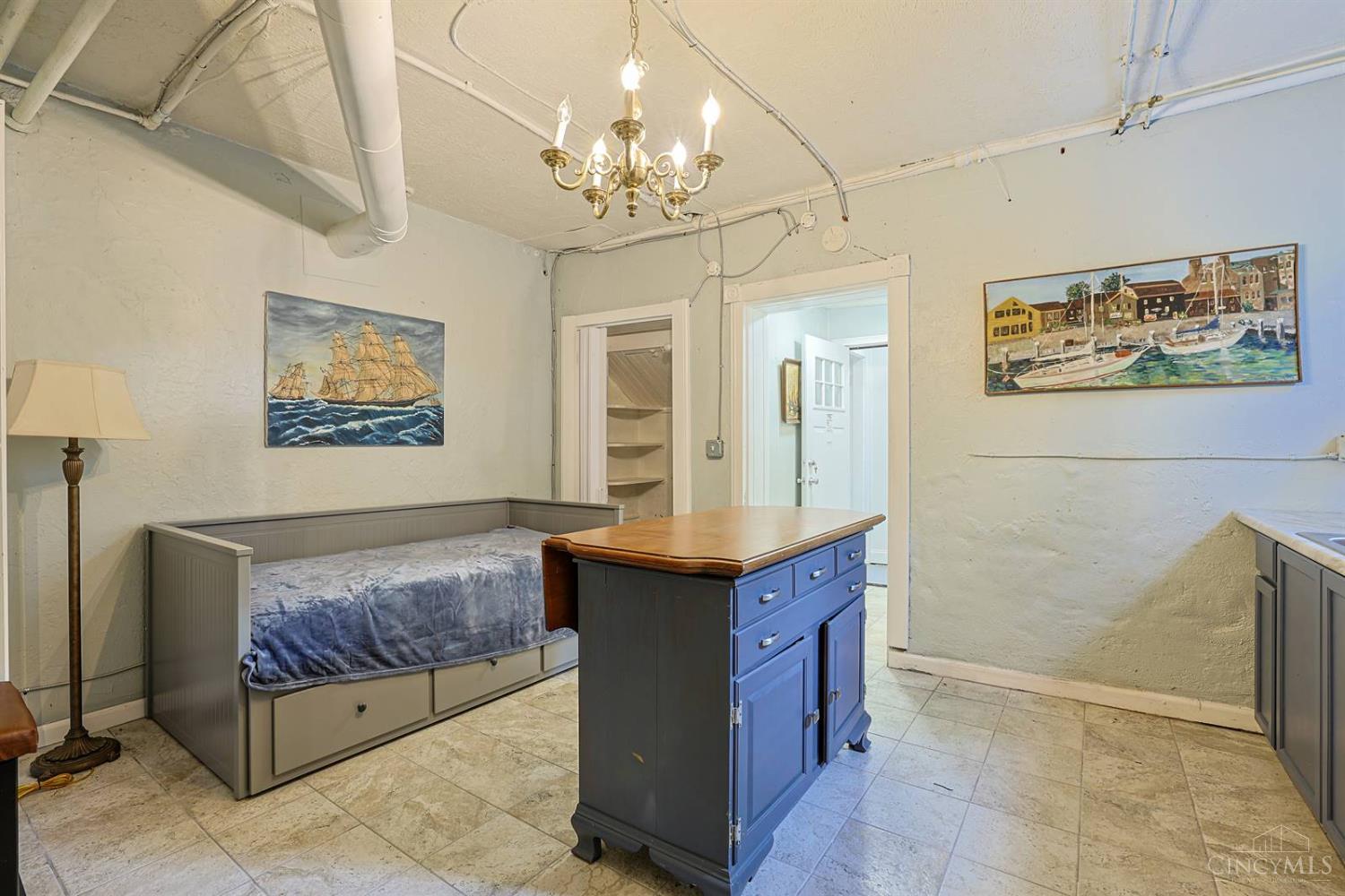 445 Ludlow Avenue Property Photo 30