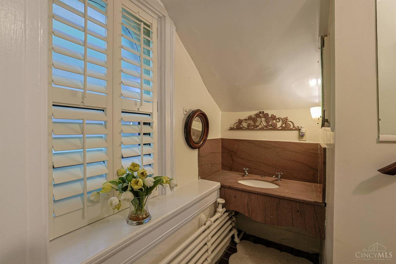 445 Ludlow Avenue Property Photo 33